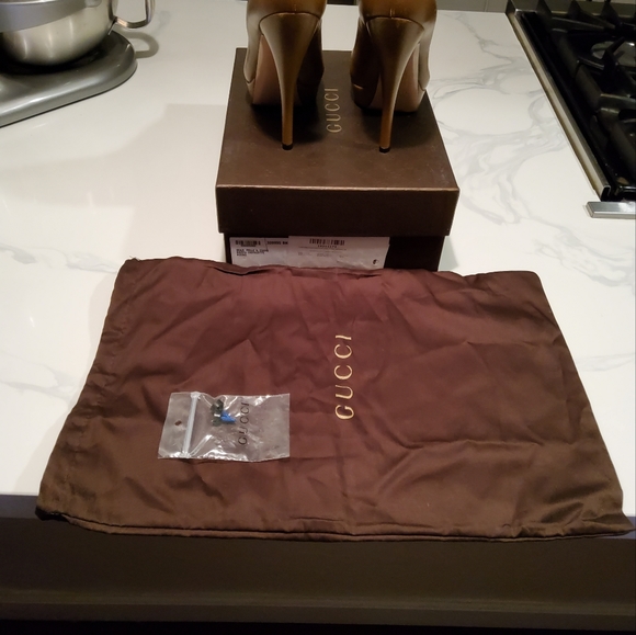 GUCCI  Nappa Charlotte Round Toe Leather Brown Pumps Heels Size 39 Made in Italy - Picture 8 of 8